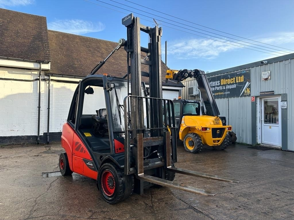 Linde H 35 D - Дизельний навантажувач: фото 2 Linde H 35 D - Дизельний навантажувач: фото 2