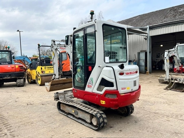 Takeuchi TB 225 - Міні-екскаватор: фото 4 Takeuchi TB 225 - Міні-екскаватор: фото 4