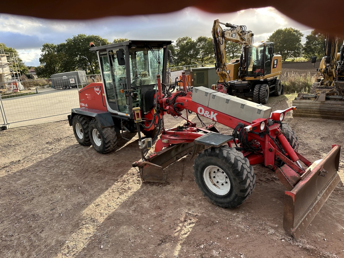 O&K F 106.5 - 6x6 Laser Topcon- Klima Cummins 6 Zyl. - Грейдер: фото 4 O&K F 106.5 - 6x6 Laser Topcon- Klima Cummins 6 Zyl. - Грейдер: фото 4