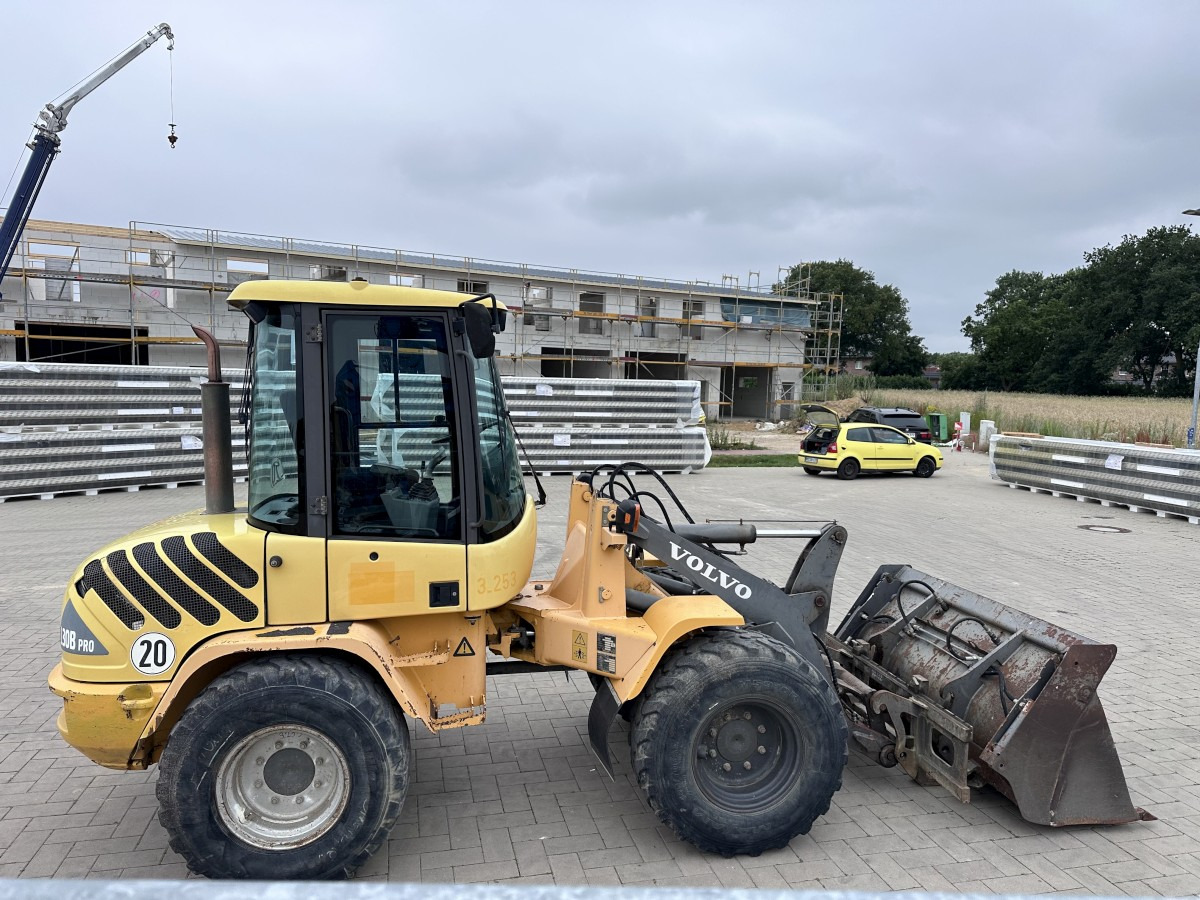 VOLVO L 30 B PRO 3er Kreis Klappschaufel+Palettengabel - Колісний навантажувач: фото 2 VOLVO L 30 B PRO 3er Kreis Klappschaufel+Palettengabel - Колісний навантажувач: фото 2