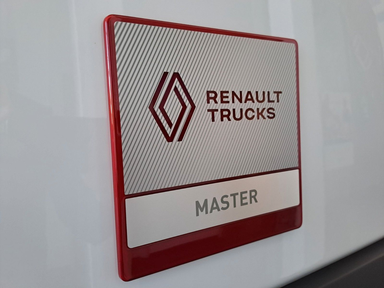 Суцільнометалевий фургон Renault Master L2H2 150 - NAV Klimaaut. Holzb. 270°: фото 13