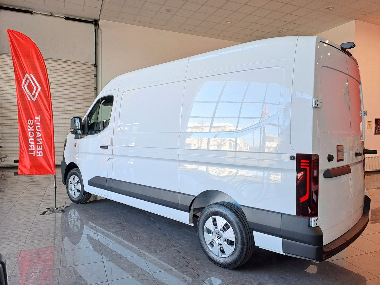 Renault Master L2H2 150 - NAV Klimaaut. Holzb. 270° - Суцільнометалевий фургон: фото 5 Renault Master L2H2 150 - NAV Klimaaut. Holzb. 270° - Суцільнометалевий фургон: фото 5