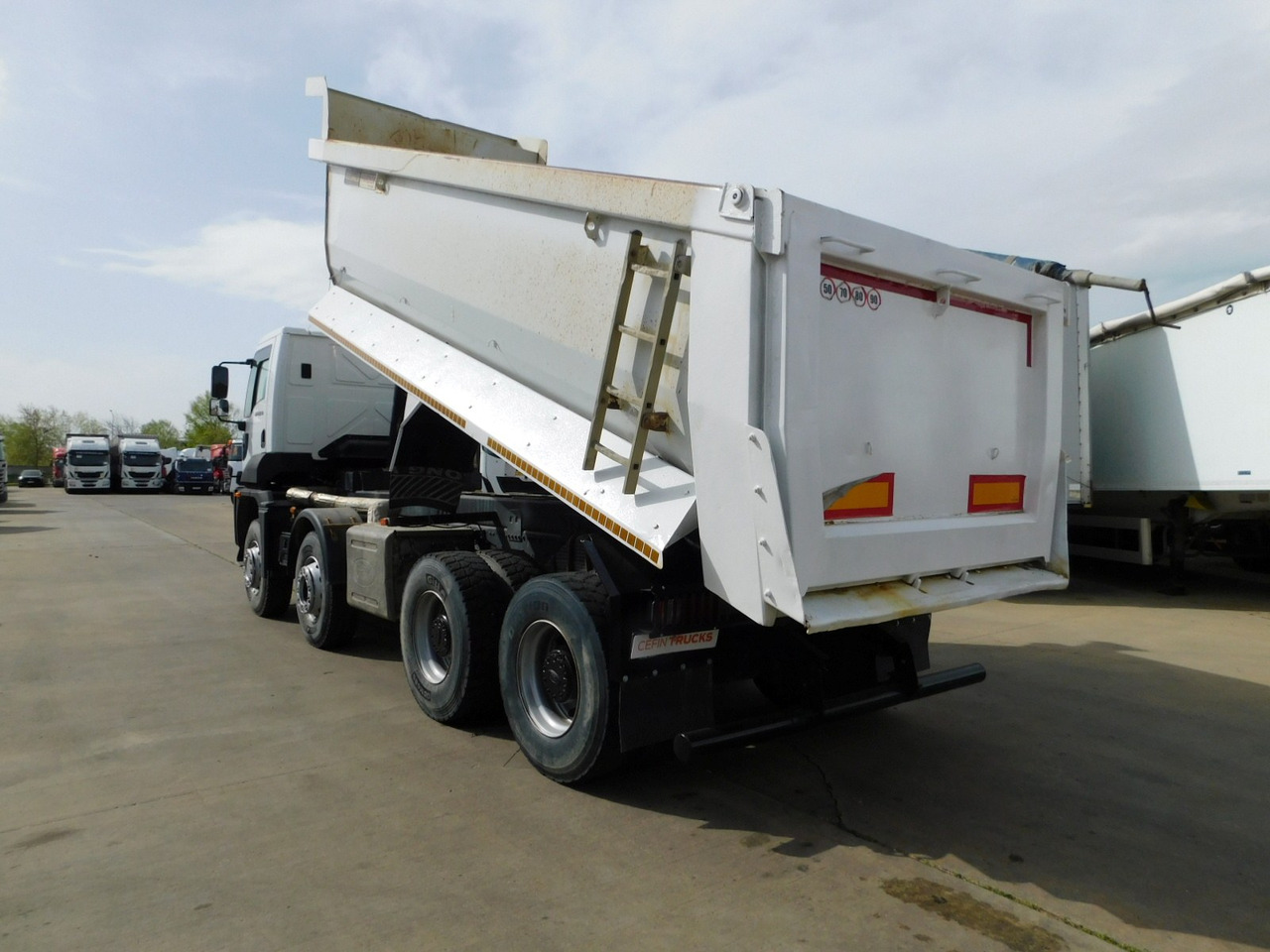 Ford 4142d 8x4 dcab e6 16s2230 - Самоскид вантажівка: фото 4 Ford 4142d 8x4 dcab e6 16s2230 - Самоскид вантажівка: фото 4