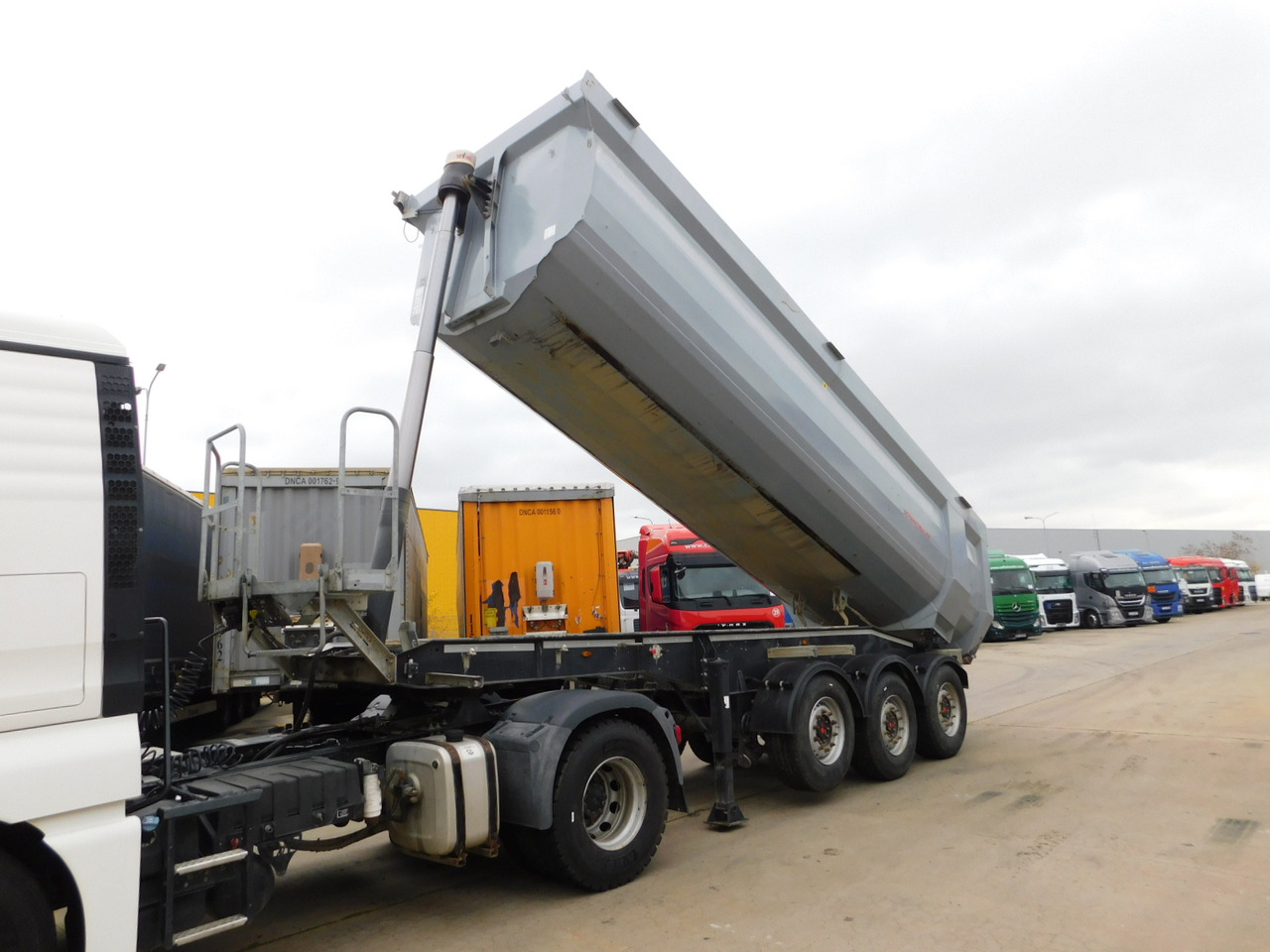 Schwarzmuller K serie - Самоскид напівпричіп: фото 1 Schwarzmuller K serie - Самоскид напівпричіп: фото 1