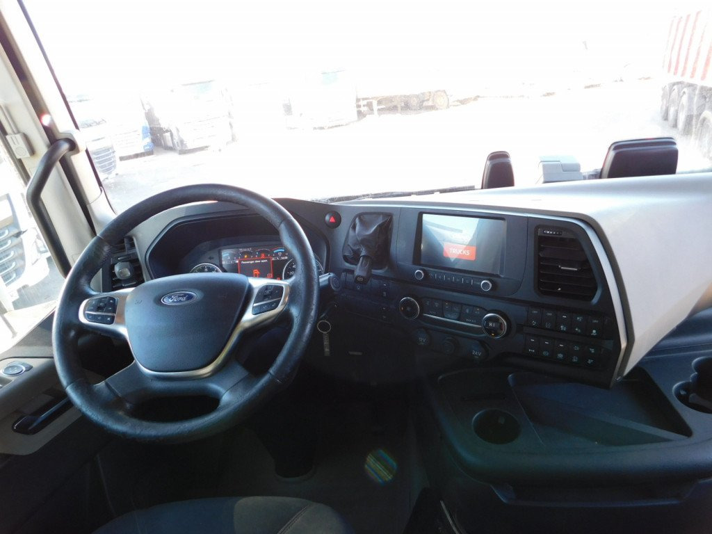 Interior photo 1: Тягач Ford F max 4x2 scab e6 12s2620