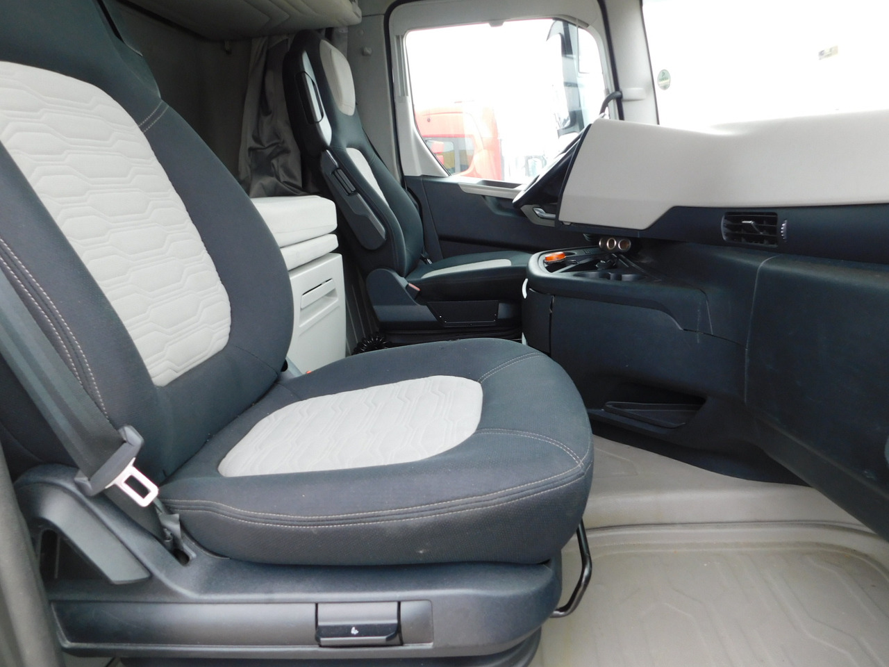 Ford F max ll 4x2 scab e6 12tx2620 - Тягач: фото 5 Ford F max ll 4x2 scab e6 12tx2620 - Тягач: фото 5