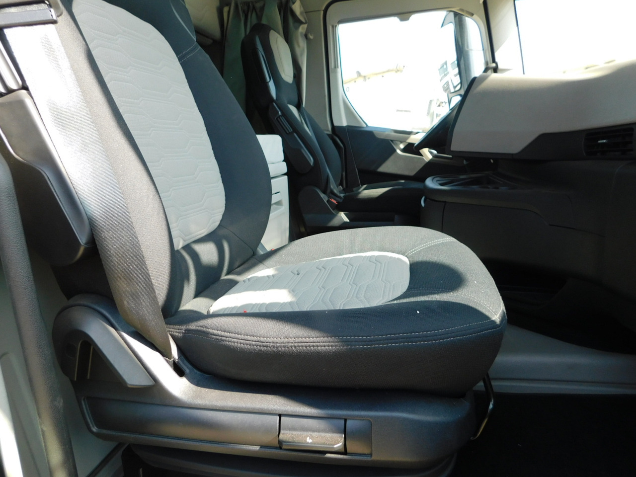 Ford F max ll 4x2 scab e6 eco 16spdamt ecotorq - Тягач: фото 5 Ford F max ll 4x2 scab e6 eco 16spdamt ecotorq - Тягач: фото 5