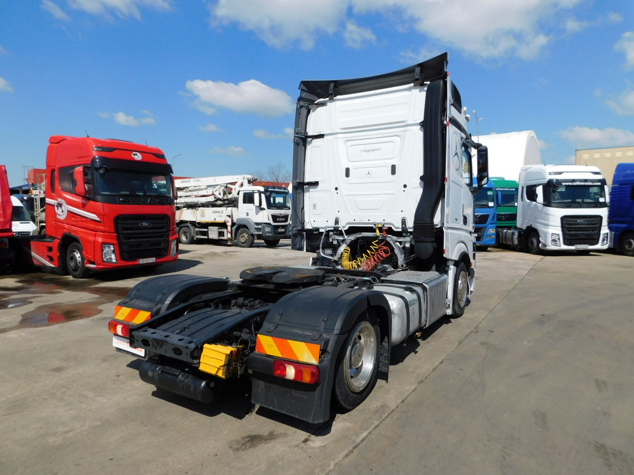 Mercedes Actros - Тягач: фото 3 Mercedes Actros - Тягач: фото 3