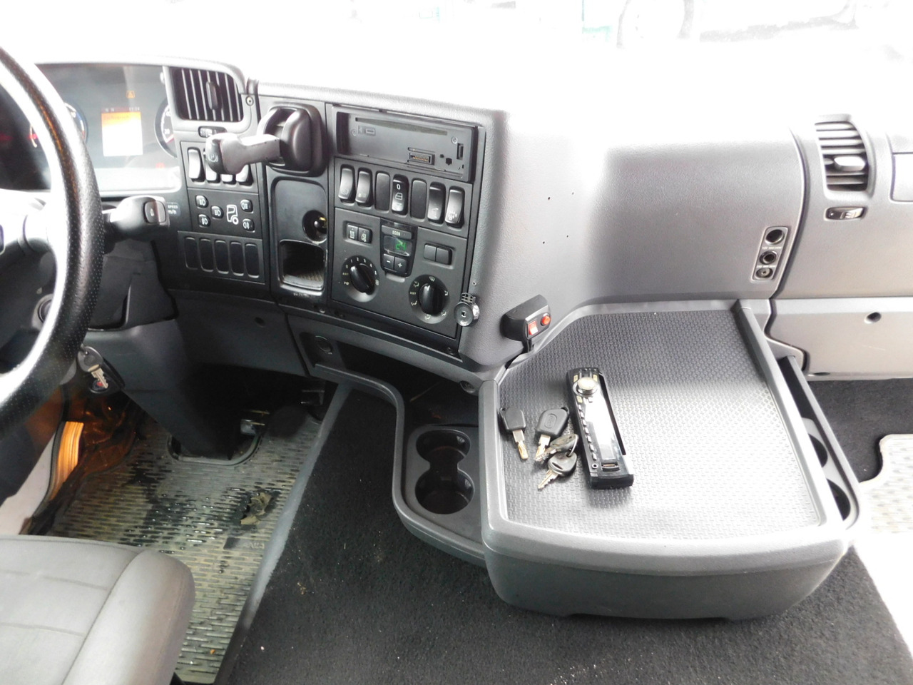 Тягач Scania G480: фото 7