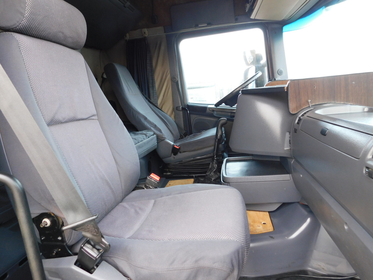 Scania R420 - Тягач: фото 5 Scania R420 - Тягач: фото 5