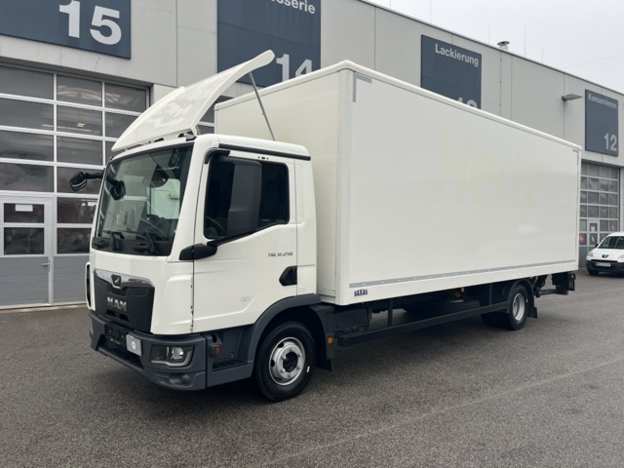 MAN TGL 12.250 4x2 BL CH Euro6 Klima AHK Luftfeder ZV - Вантажівка з закритим кузовом: фото 1 MAN TGL 12.250 4x2 BL CH Euro6 Klima AHK Luftfeder ZV - Вантажівка з закритим кузовом: фото 1