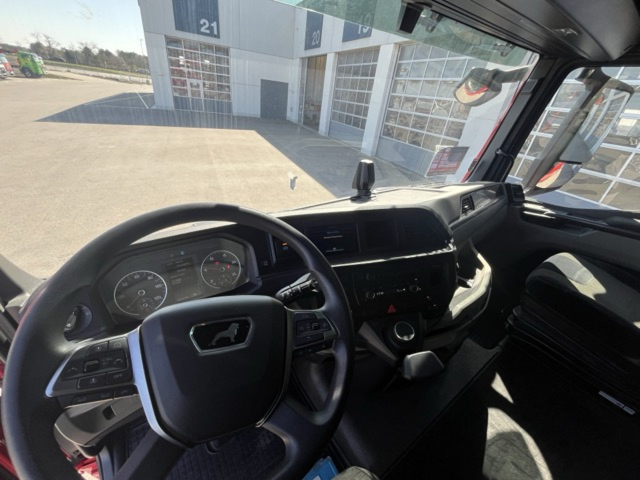 MAN TGX 26.470 6x2-4 LL - neu bereift Euro6 Intarder - Контейнеровоз/ Змінний кузов вантажівка: фото 4 MAN TGX 26.470 6x2-4 LL - neu bereift Euro6 Intarder - Контейнеровоз/ Змінний кузов вантажівка: фото 4