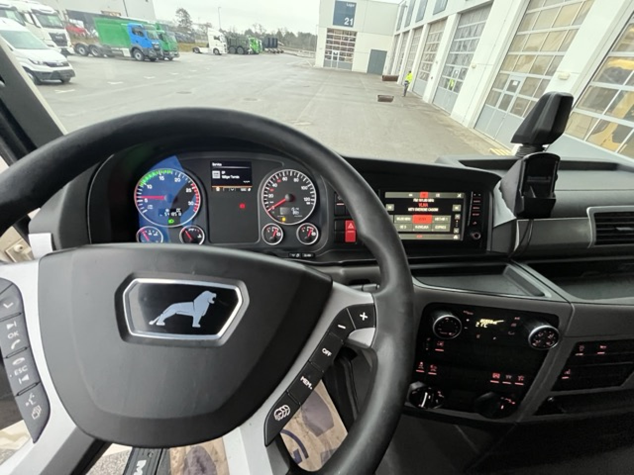 MAN TGX 18.460 4x4H BLS Euro6 Klima Luftfeder ZV - Тягач: фото 4 MAN TGX 18.460 4x4H BLS Euro6 Klima Luftfeder ZV - Тягач: фото 4