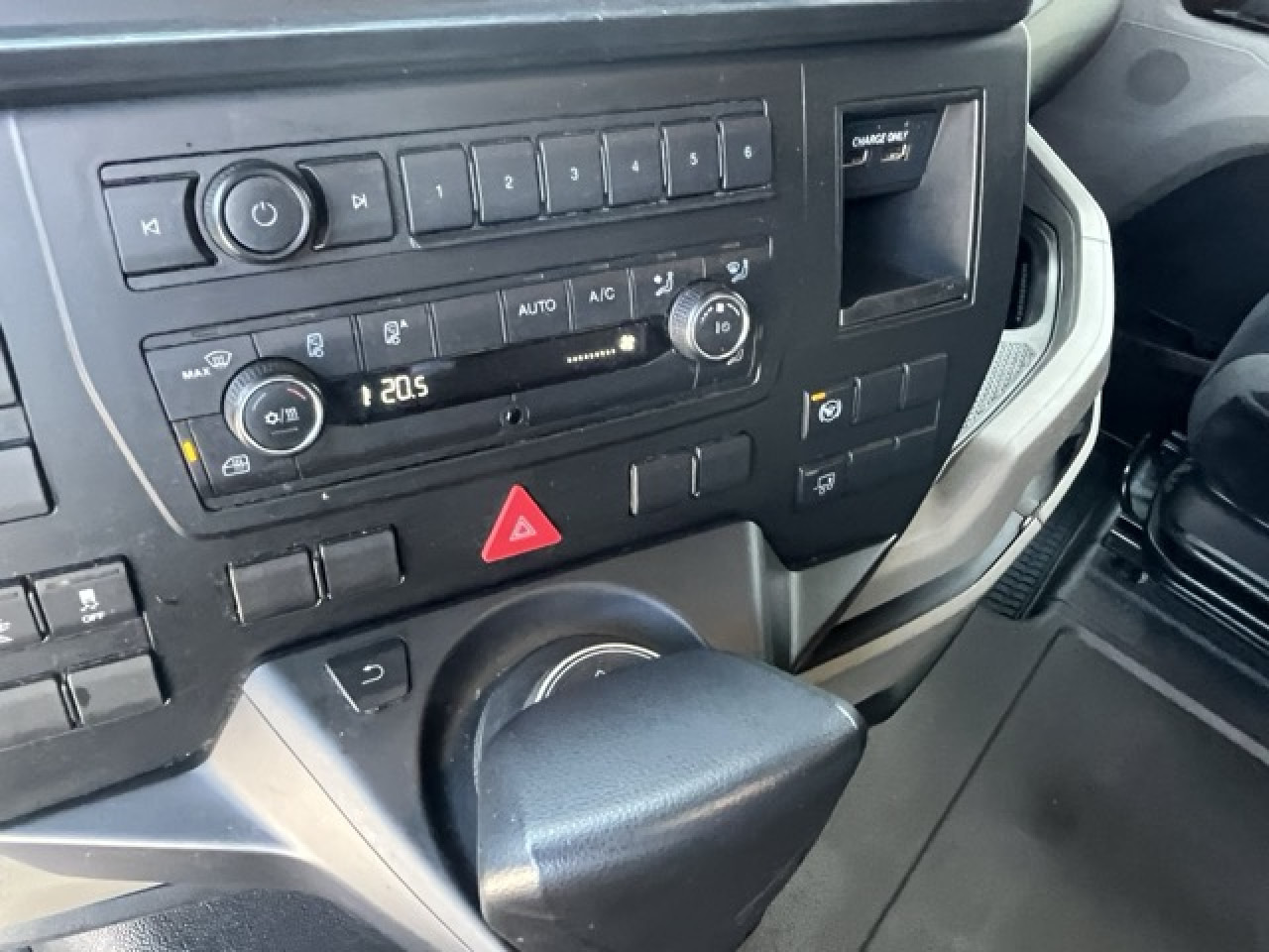 Тягач MAN TGX 18.510 4x2 BL SA Euro6 Retarder Klima ZV: фото 15 Тягач MAN TGX 18.510 4x2 BL SA Euro6 Retarder Klima ZV: фото 15