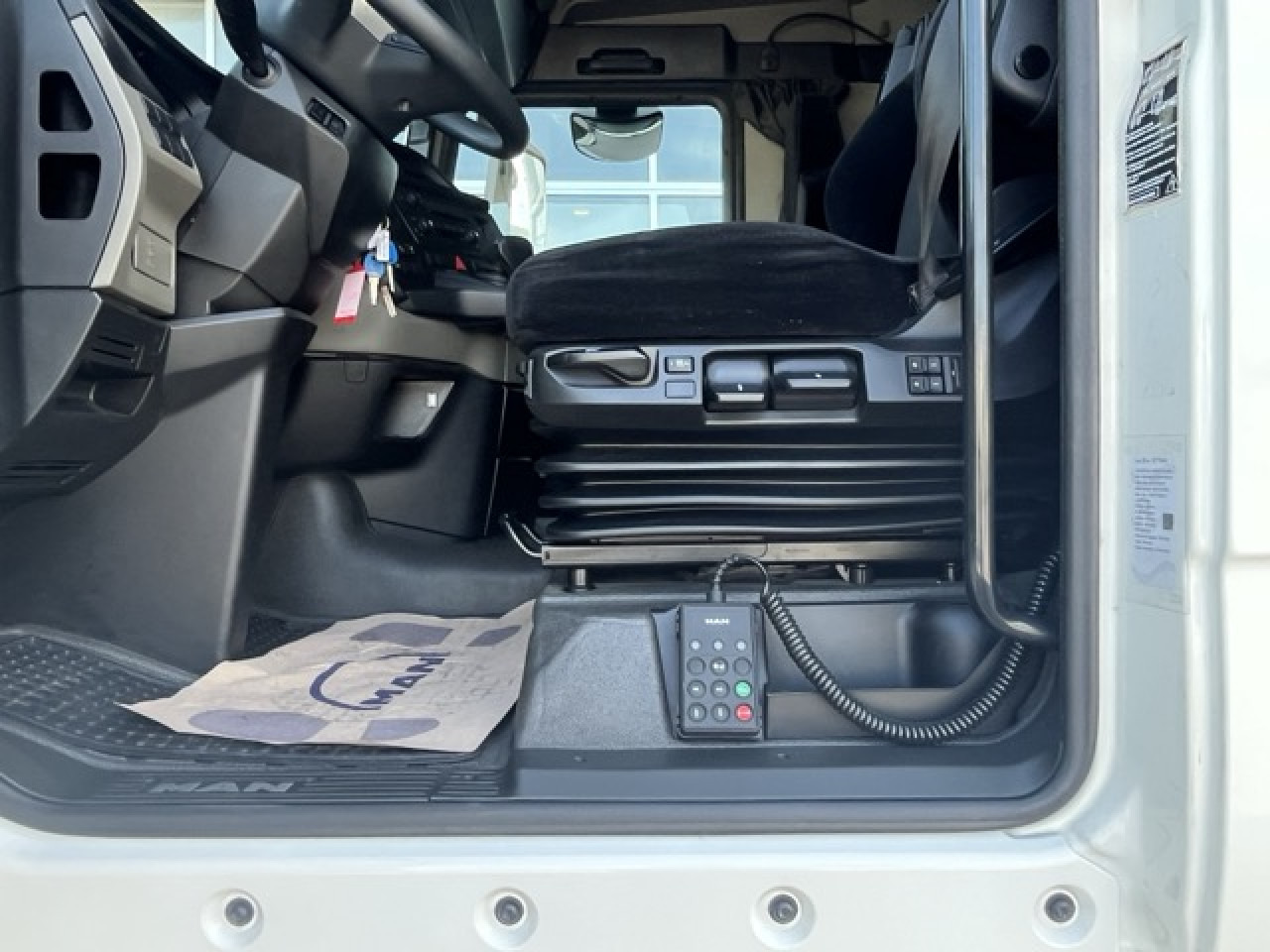 Тягач MAN TGX 18.510 4x2 BL SA Euro6 Retarder Klima ZV: фото 14 Тягач MAN TGX 18.510 4x2 BL SA Euro6 Retarder Klima ZV: фото 14