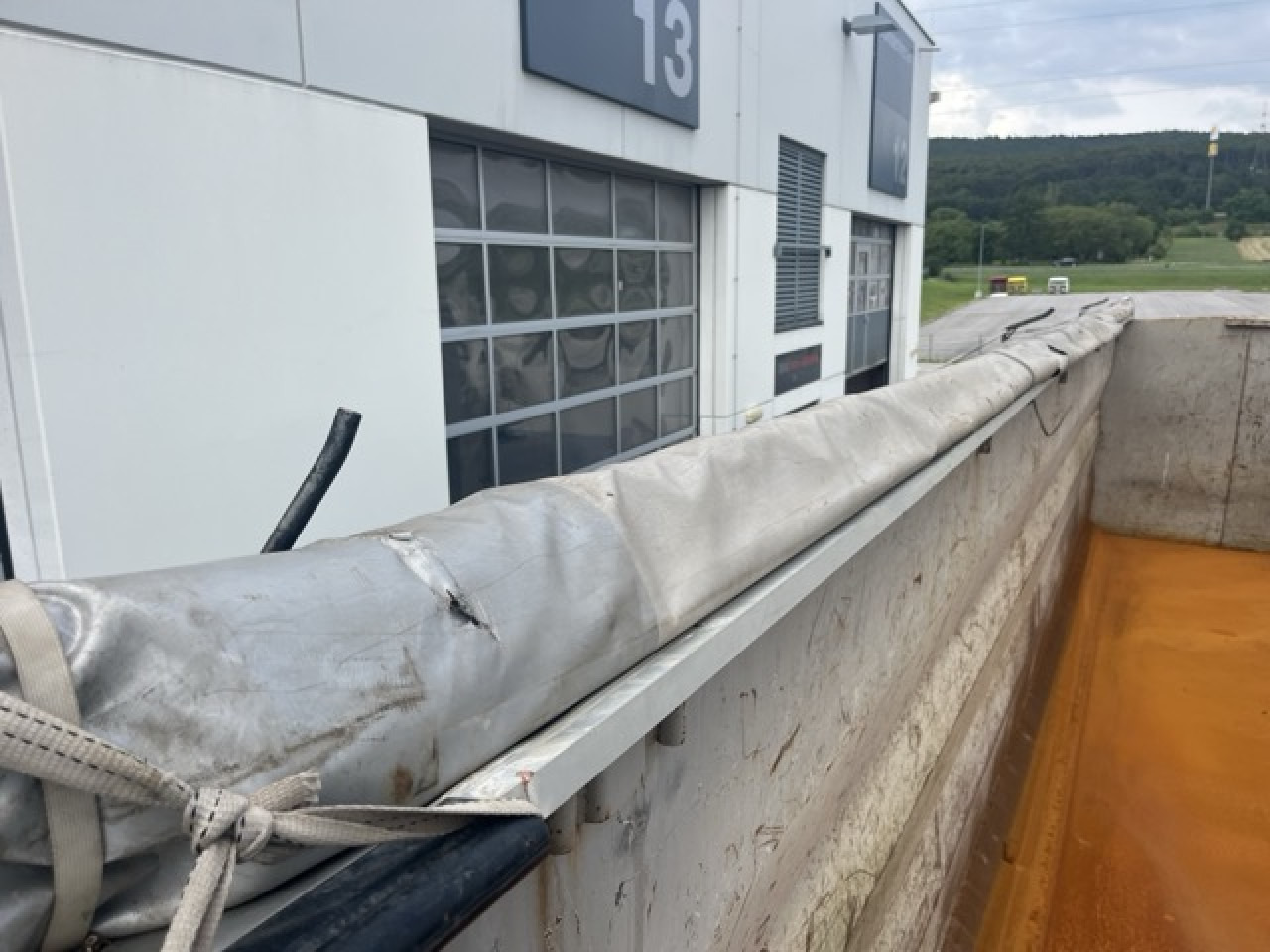 WIELTON SCRAP MASTER 55cbm SCHROTTMULDE - Самоскид напівпричіп: фото 2 WIELTON SCRAP MASTER 55cbm SCHROTTMULDE - Самоскид напівпричіп: фото 2