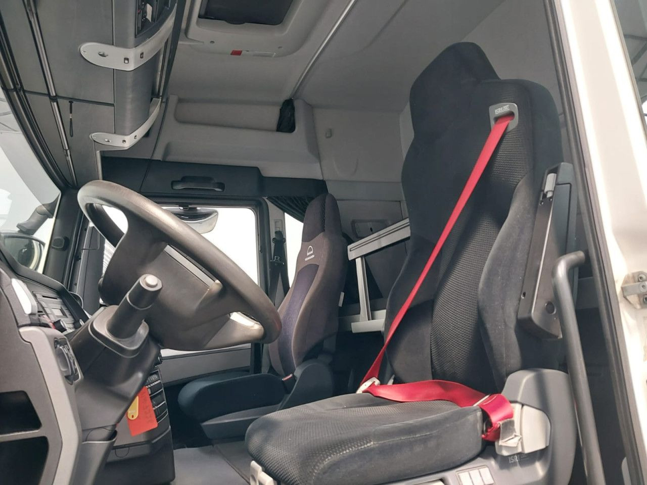 Interior photo 2: Тягач MAN TGX