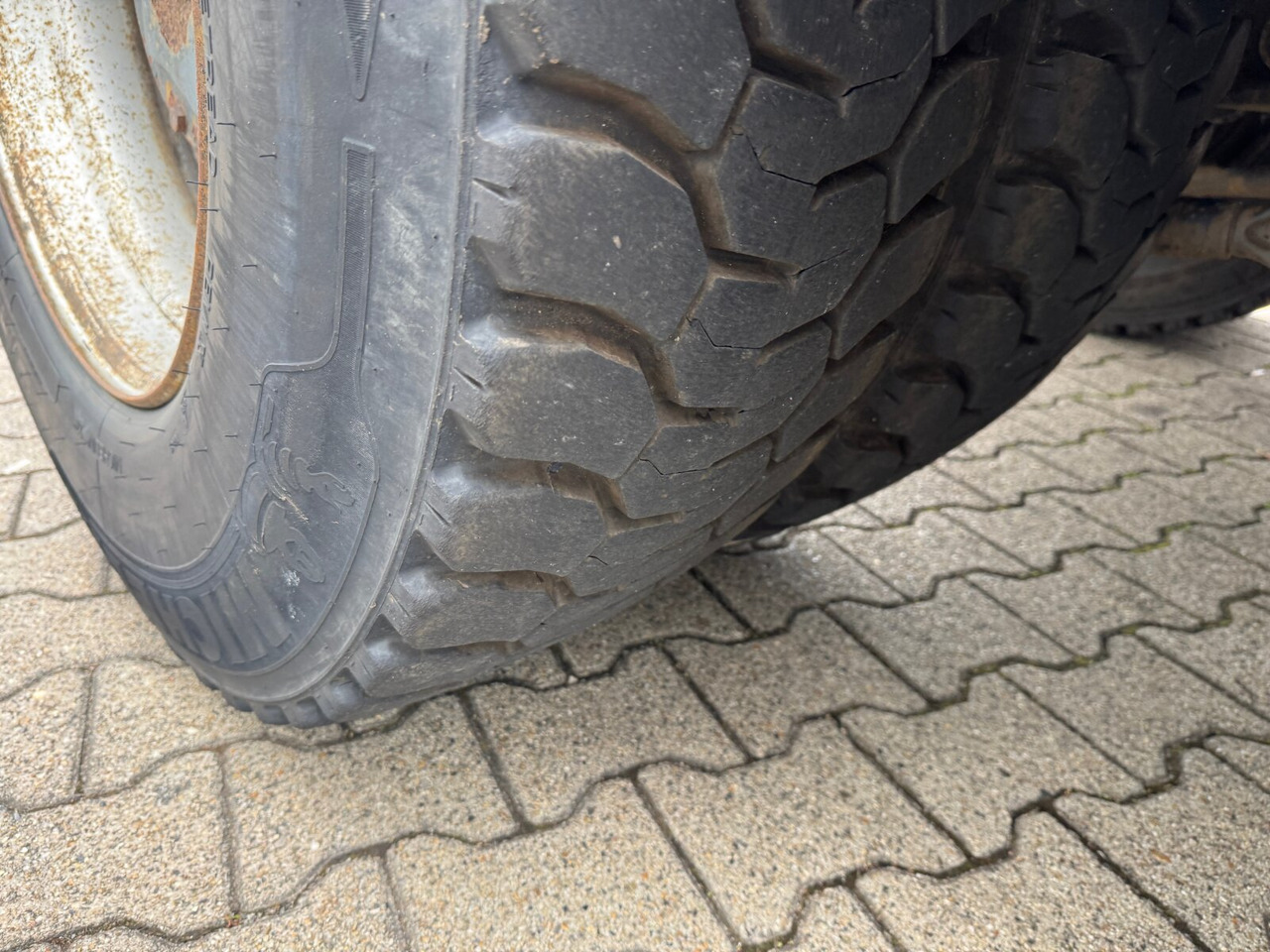 AD260T41 6x4 AD260T41 6x4, EEV - Вантажівка шасі: фото 3 AD260T41 6x4 AD260T41 6x4, EEV - Вантажівка шасі: фото 3