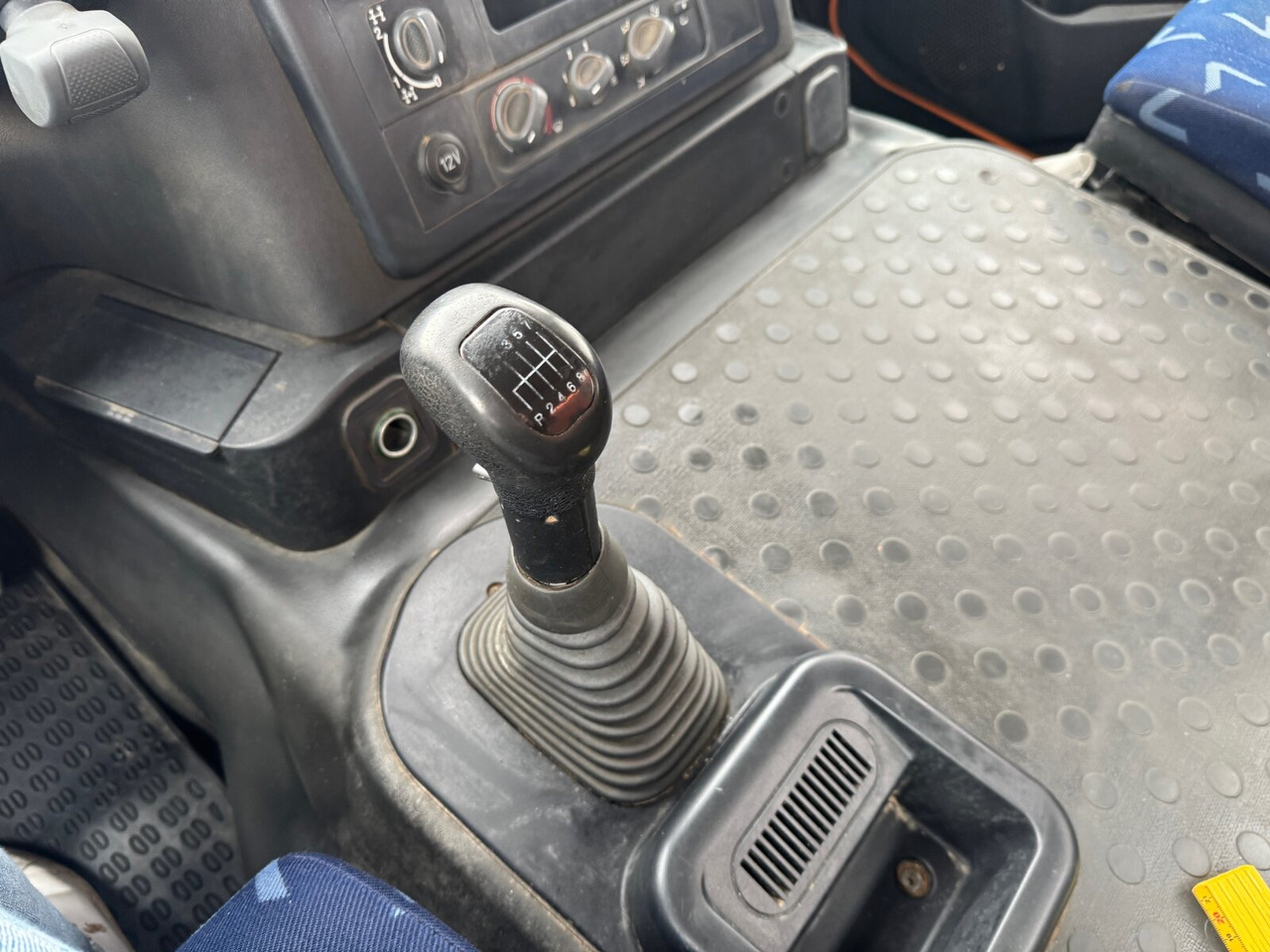 AD260T41 6x4 AD260T41 6x4, EEV - Самоскид вантажівка: фото 5 AD260T41 6x4 AD260T41 6x4, EEV - Самоскид вантажівка: фото 5