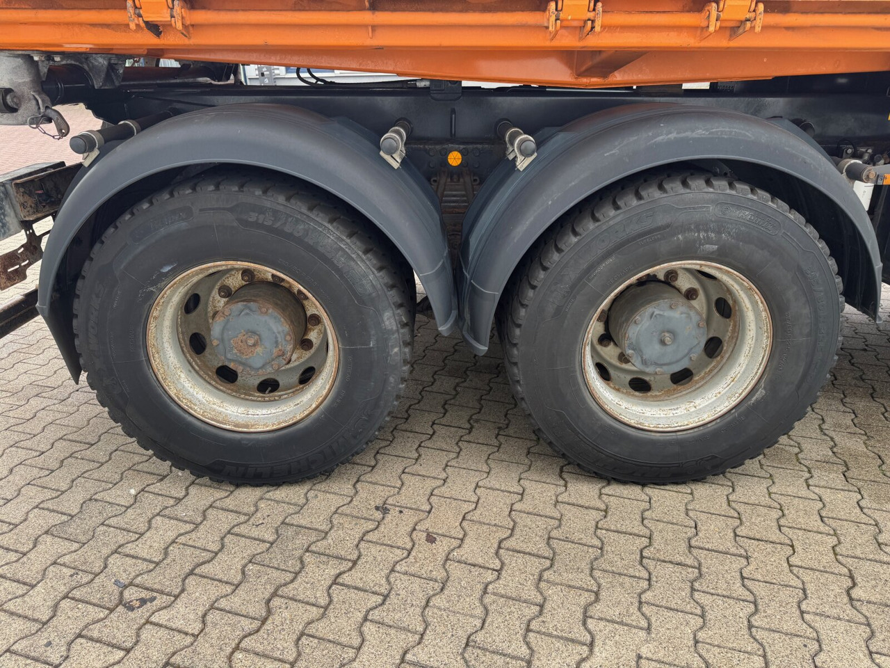 AD260T41 6x4 AD260T41 6x4, EEV - Вантажівка шасі: фото 4 AD260T41 6x4 AD260T41 6x4, EEV - Вантажівка шасі: фото 4