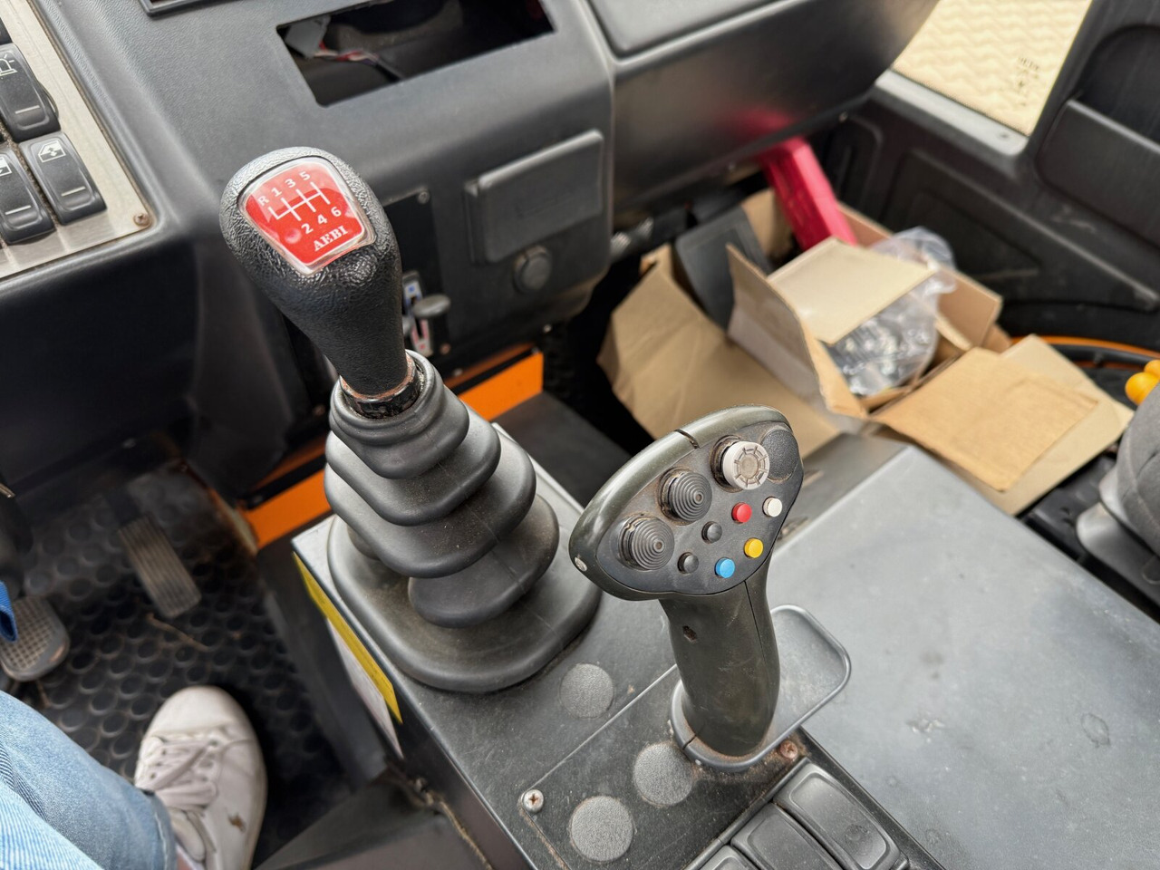 AEBI Schmidt MT750 4x4 AEBI Schmidt MT750 4x4, City-Abroller, Winterdienstausstattung, 2x AHK - Гаковий мультиліфт вантажівка: фото 5 AEBI Schmidt MT750 4x4 AEBI Schmidt MT750 4x4, City-Abroller, Winterdienstausstattung, 2x AHK - Гаковий мультиліфт вантажівка: фото 5