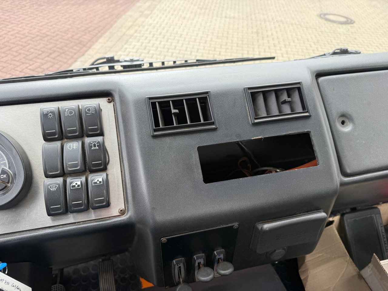 Гаковий мультиліфт вантажівка AEBI Schmidt MT750 4x4 AEBI Schmidt MT750 4x4, City-Abroller, Winterdienstausstattung, 2x AHK: фото 6