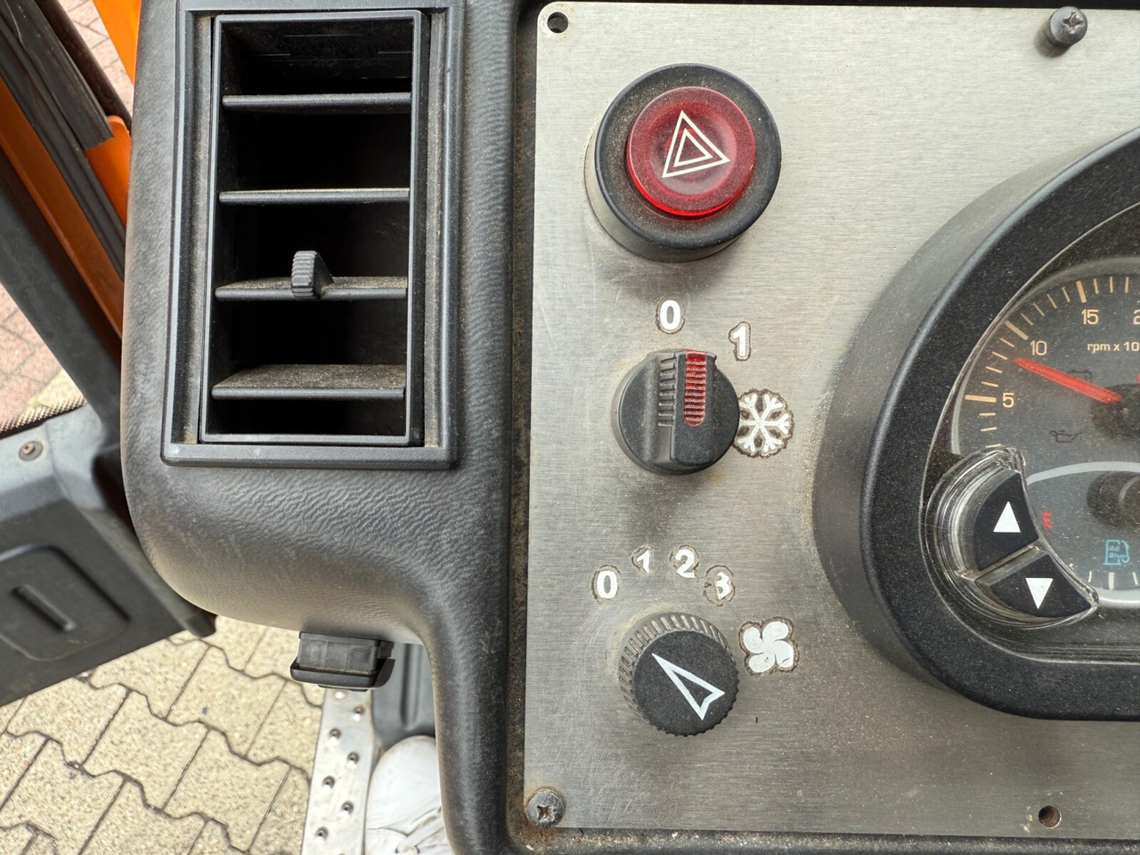 Гаковий мультиліфт вантажівка AEBI Schmidt MT750 4x4 AEBI Schmidt MT750 4x4, City-Abroller, Winterdienstausstattung, 2x AHK: фото 7