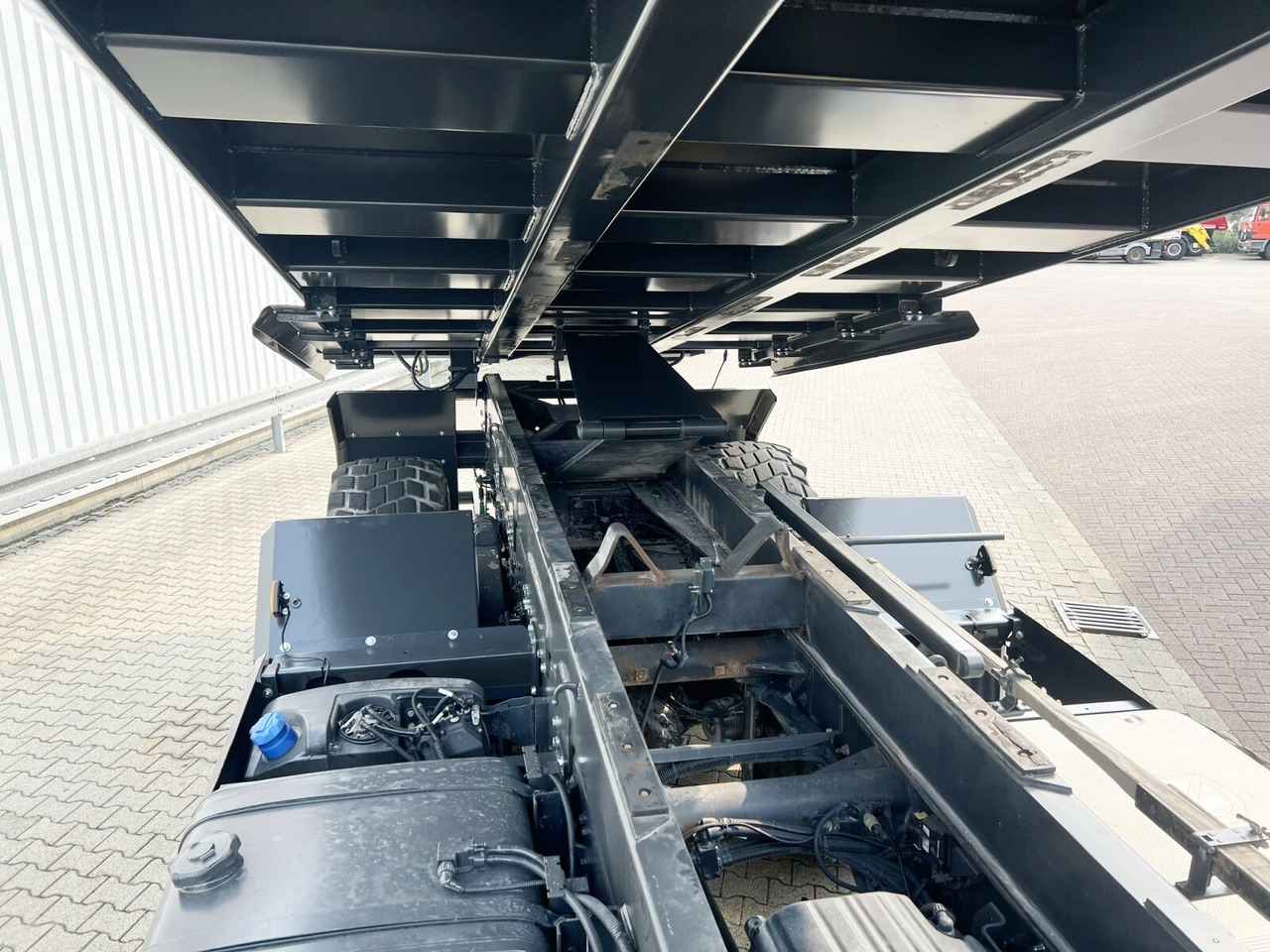 ASTRA HD9 86.56 8x6, 24m³ Mulde, Intarder ASTRA HD9 86.56 8x6, 24m³ Mulde, Intarder - Самоскид: фото 4 ASTRA HD9 86.56 8x6, 24m³ Mulde, Intarder ASTRA HD9 86.56 8x6, 24m³ Mulde, Intarder - Самоскид: фото 4