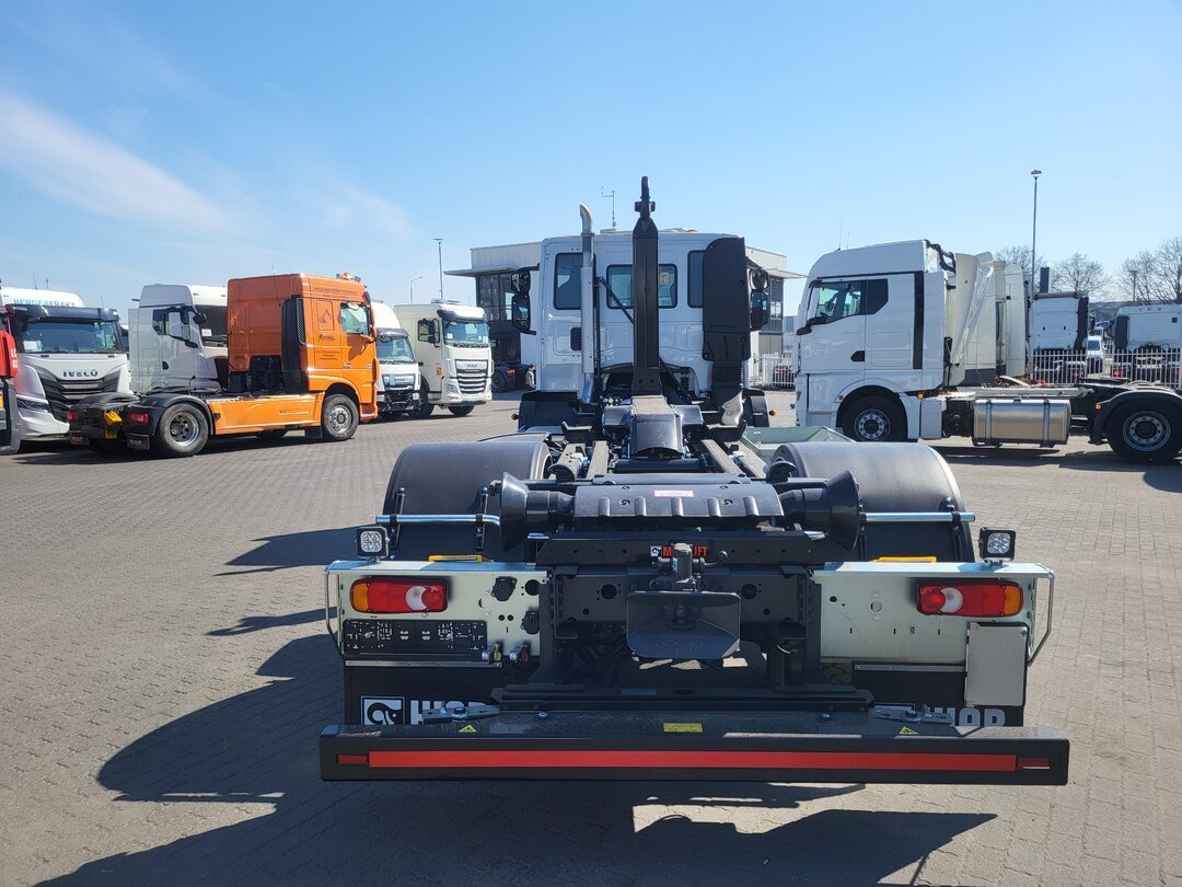 Euro Cargo 180E320 4x2 Euro Cargo 180E320 4x2, HIAB Abroller - Гаковий мультиліфт вантажівка: фото 2 Euro Cargo 180E320 4x2 Euro Cargo 180E320 4x2, HIAB Abroller - Гаковий мультиліфт вантажівка: фото 2