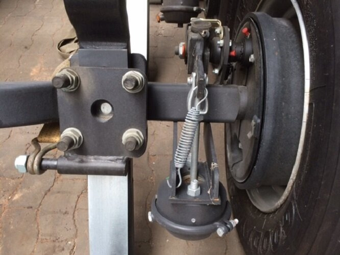 EuroCargo ML160E32 4x2 EuroCargo ML160E32 4x2 mit Teilen für Anhänger und Aufbauten - Автовоз вантажівка: фото 4 EuroCargo ML160E32 4x2 EuroCargo ML160E32 4x2 mit Teilen für Anhänger und Aufbauten - Автовоз вантажівка: фото 4