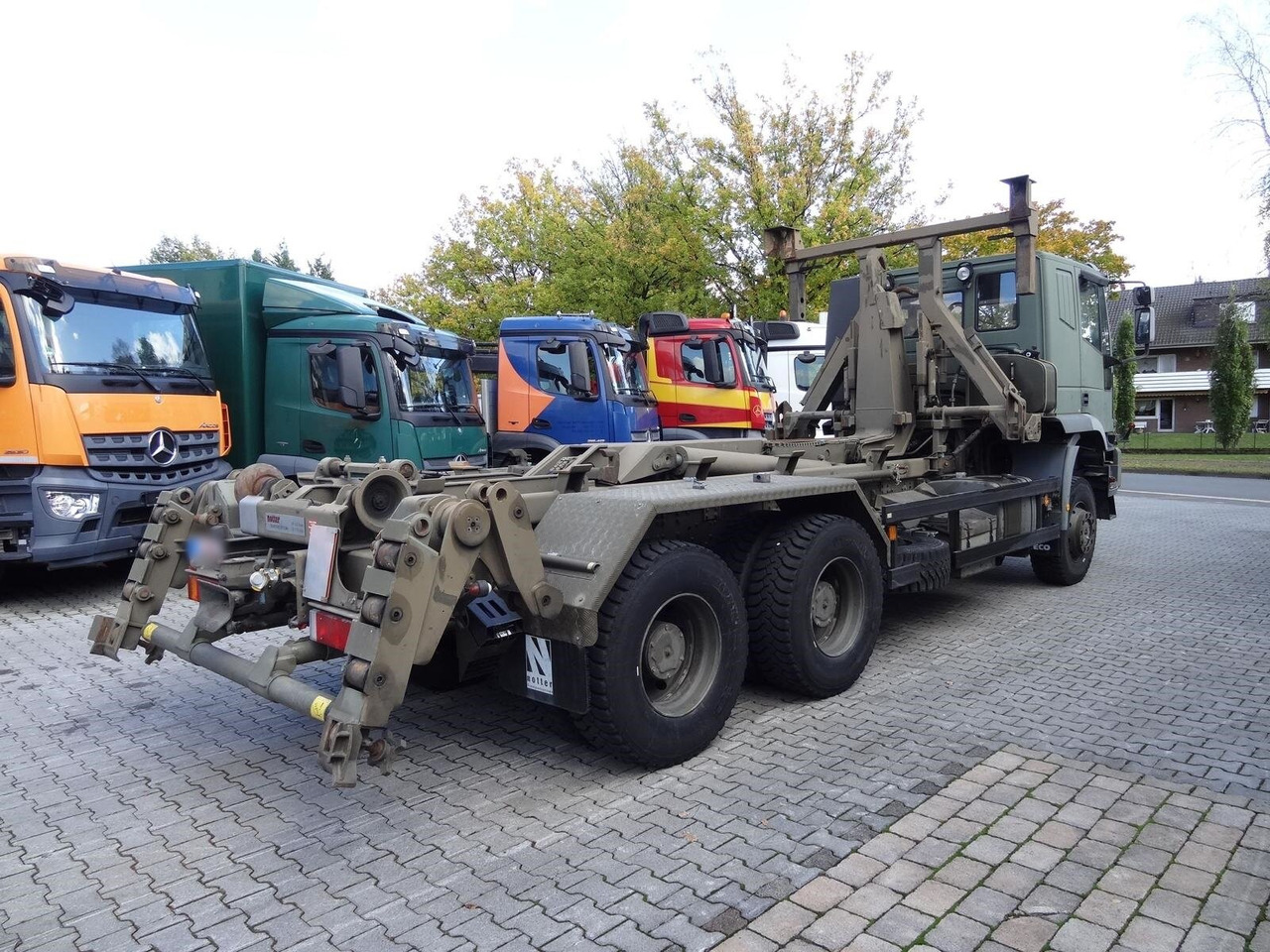 EuroTrakker 260E44W 6X6 EuroTrakker 260E44W 6X6, Retarder, ADR - Гаковий мультиліфт вантажівка: фото 4 EuroTrakker 260E44W 6X6 EuroTrakker 260E44W 6X6, Retarder, ADR - Гаковий мультиліфт вантажівка: фото 4