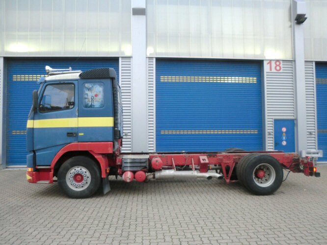FH New 12-420 4x2 - Вантажівка шасі: фото 3 FH New 12-420 4x2 - Вантажівка шасі: фото 3