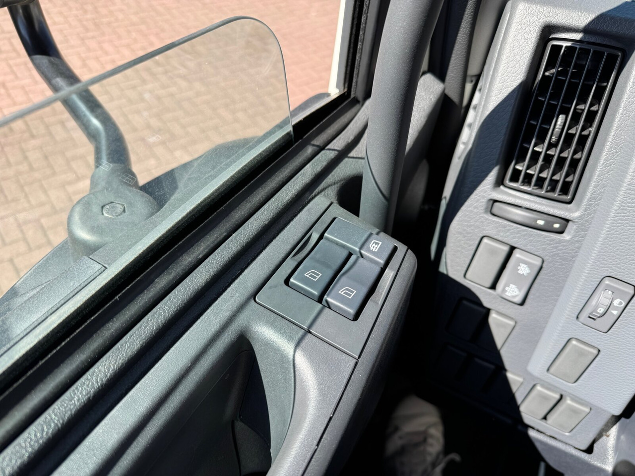 FL 280 4x4 FL 280 4x4, Nebenantrieb - Вантажівка шасі: фото 5 FL 280 4x4 FL 280 4x4, Nebenantrieb - Вантажівка шасі: фото 5