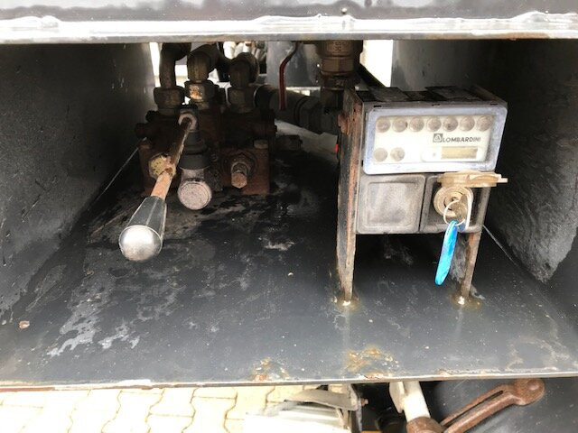 HDK 1860 HDK 1860 Hinterkippmulde ca. 28m³ mit Seperatmotor, eigene Hydraulik - Самоскид причіп: фото 2 HDK 1860 HDK 1860 Hinterkippmulde ca. 28m³ mit Seperatmotor, eigene Hydraulik - Самоскид причіп: фото 2