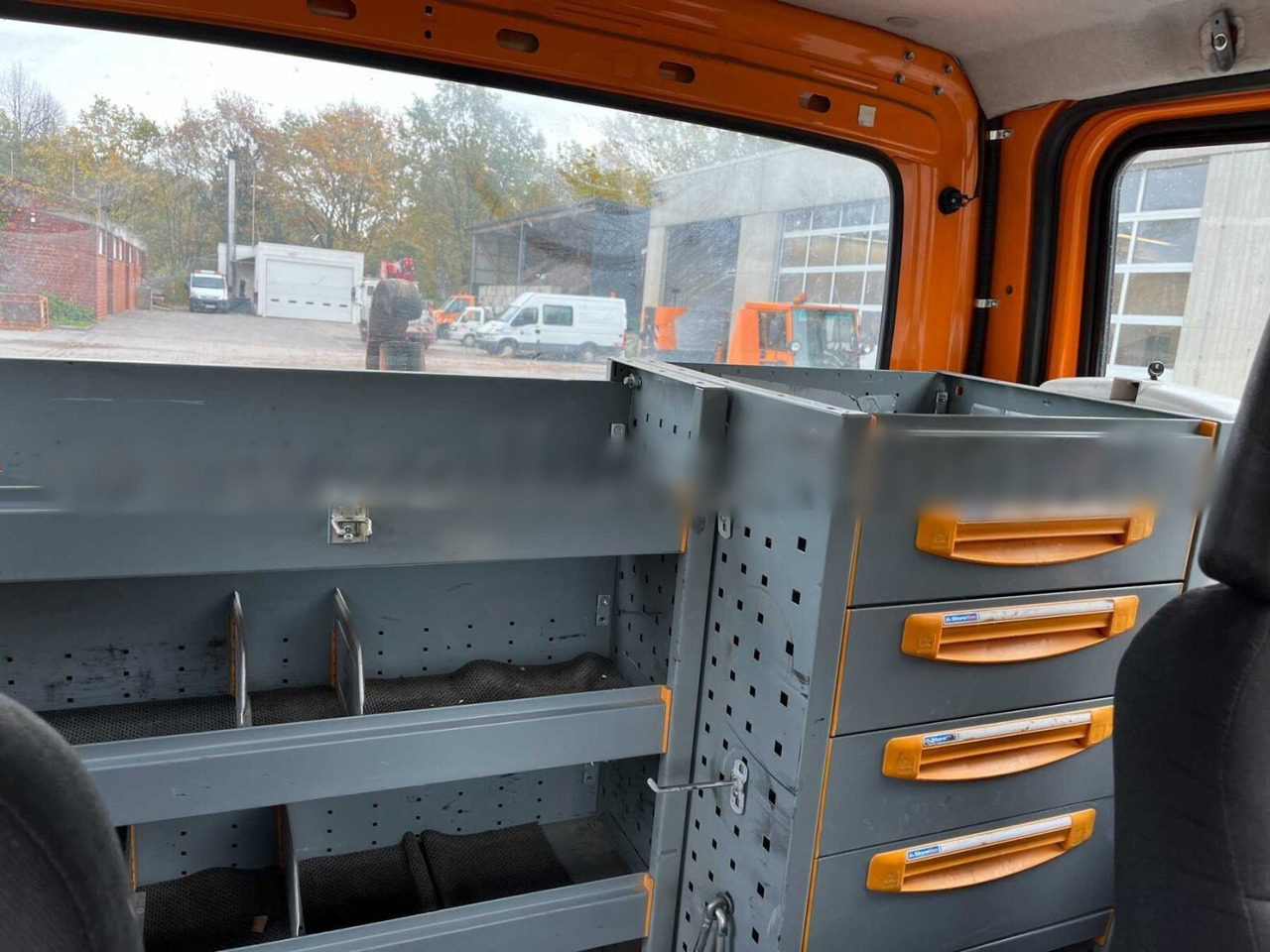 Iveco Daily 70C17 4x2 Doka Daily 70C17 4x2 Doka, EEV, Werkzeugschränke, City-Abroller - Гаковий мультиліфт вантажівка: фото 3 Iveco Daily 70C17 4x2 Doka Daily 70C17 4x2 Doka, EEV, Werkzeugschränke, City-Abroller - Гаковий мультиліфт вантажівка: фото 3