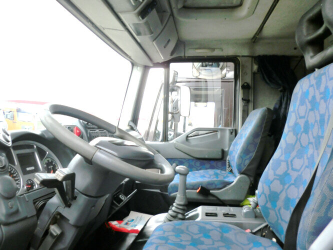 Iveco EuroCargo 75 E 17/4x2 EuroCargo 75 E 17/4x2, 6x VORHANDEN! - Вантажівка з закритим кузовом: фото 3 Iveco EuroCargo 75 E 17/4x2 EuroCargo 75 E 17/4x2, 6x VORHANDEN! - Вантажівка з закритим кузовом: фото 3