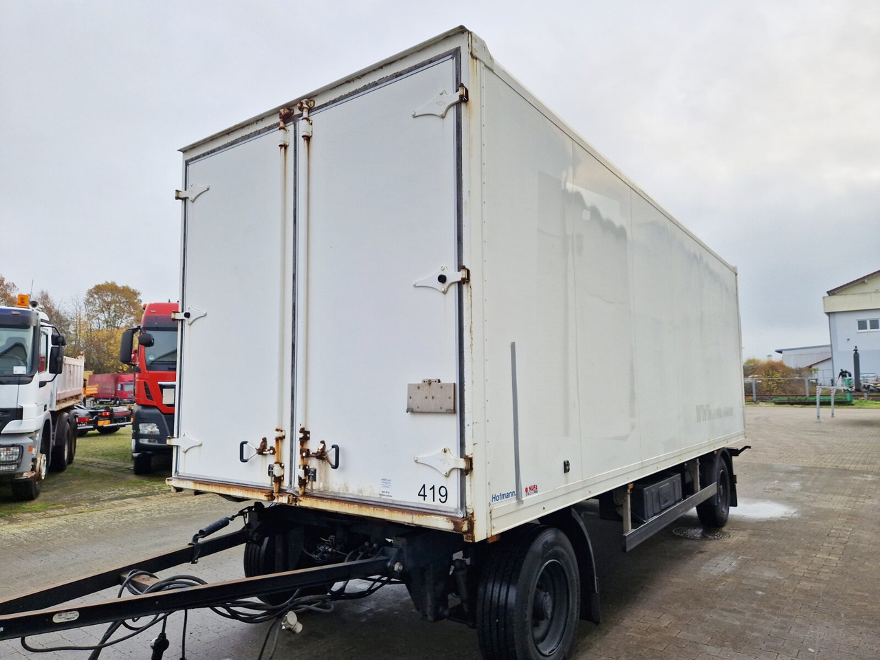 Kleiderkofferanhänger Hofmann, Kleiderkofferanhänger, durchladbar, LBW BÄR, 42 cbm - Закритий кузов причіп: фото 3 Kleiderkofferanhänger Hofmann, Kleiderkofferanhänger, durchladbar, LBW BÄR, 42 cbm - Закритий кузов причіп: фото 3