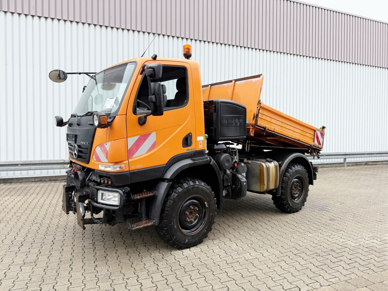 Unimog U 20 4x4 U 20 4x4, Kipper, Zapfwelle, Winterdienstausstattung, 2x AHK - Комерційний автомобіль: фото 1 Unimog U 20 4x4 U 20 4x4, Kipper, Zapfwelle, Winterdienstausstattung, 2x AHK - Комерційний автомобіль: фото 1