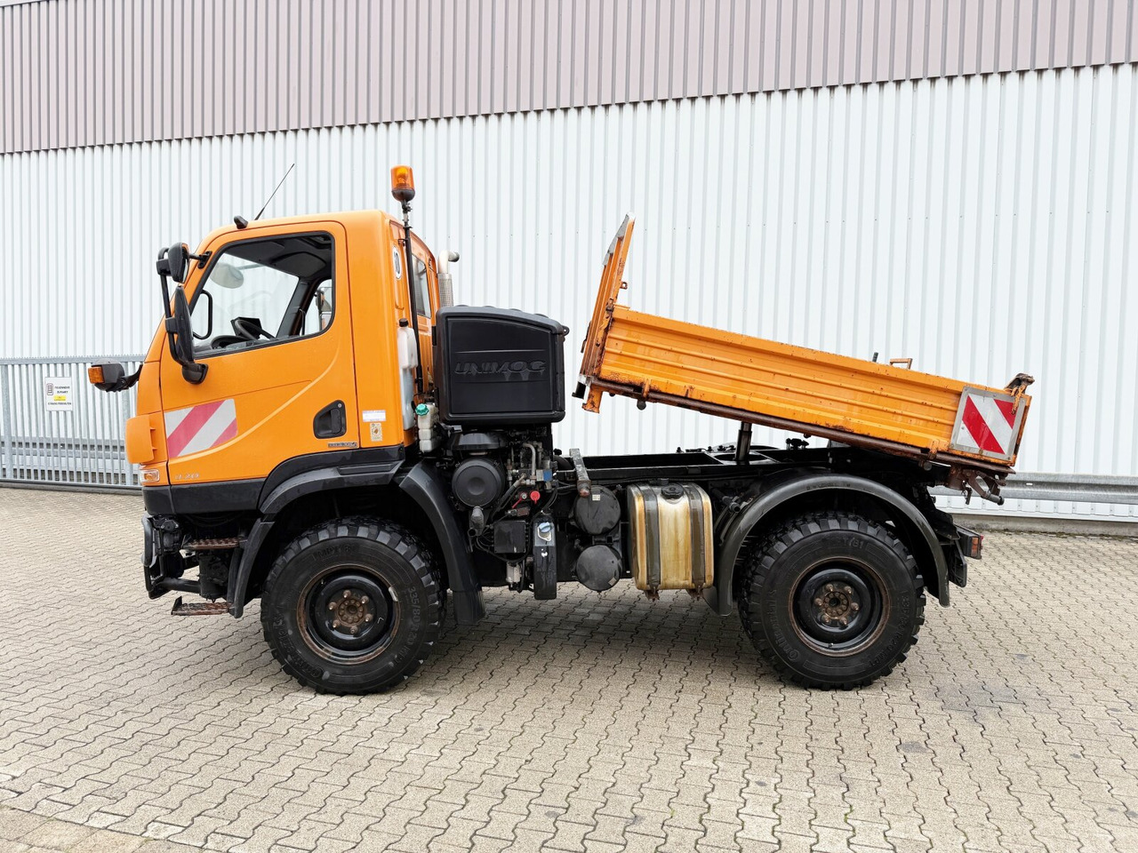 Unimog U 20 4x4 U 20 4x4, Kipper, Zapfwelle, Winterdienstausstattung, 2x AHK - Комерційний автомобіль: фото 3 Unimog U 20 4x4 U 20 4x4, Kipper, Zapfwelle, Winterdienstausstattung, 2x AHK - Комерційний автомобіль: фото 3