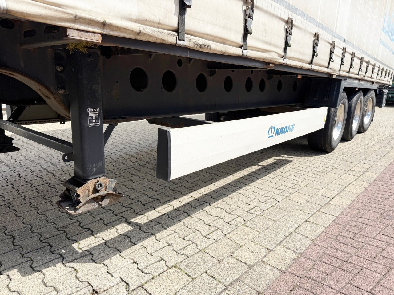 Krone SDP 27 eLCL10-CS Coil Liner SDP 27 eLCL10-CS Coil Liner, Coilmulde, Liftachse, Nachlauflenkachse, Edscha - Бортовий напівпричіп/ Платформа: фото 3 Krone SDP 27 eLCL10-CS Coil Liner SDP 27 eLCL10-CS Coil Liner, Coilmulde, Liftachse, Nachlauflenkachse, Edscha - Бортовий напівпричіп/ Платформа: фото 3