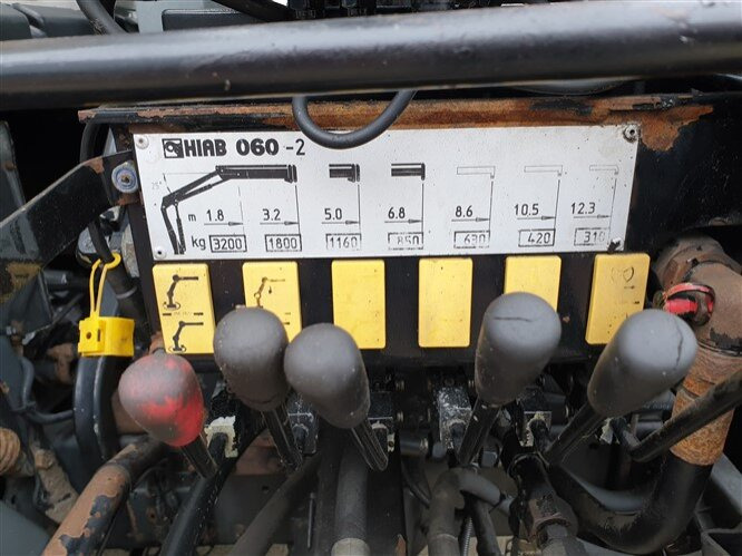 MAN 14.152 F 4x2 BB 14.152 F 4x2 BB mit Kran Hiab 060-2 - Гаковий мультиліфт вантажівка, Вантажівка з маніпулятором: фото 5 MAN 14.152 F 4x2 BB 14.152 F 4x2 BB mit Kran Hiab 060-2 - Гаковий мультиліфт вантажівка, Вантажівка з маніпулятором: фото 5