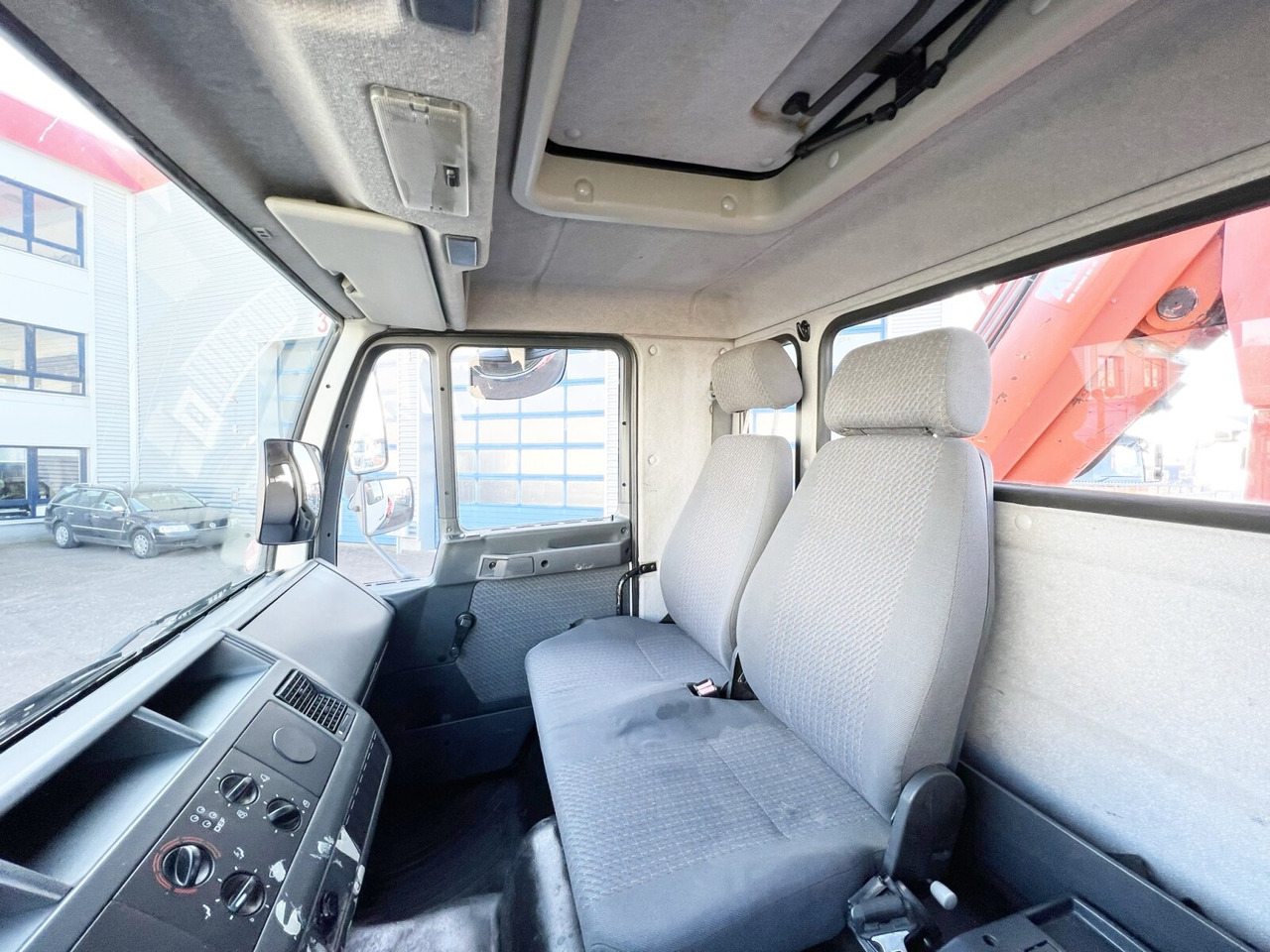 MAN 14.224 LAC 4x4 BB 14.224 LAC 4x4 BB mit Kran Atlas 100.1 - Вантажівка з маніпулятором, Бортова вантажівка/ Платформа: фото 4 MAN 14.224 LAC 4x4 BB 14.224 LAC 4x4 BB mit Kran Atlas 100.1 - Вантажівка з маніпулятором, Бортова вантажівка/ Платформа: фото 4