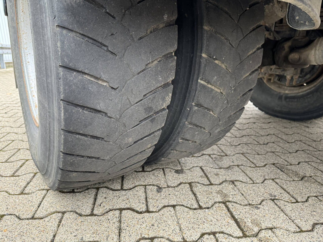MAN 18.255 MAK 4x4 BB 18.255 MAK 4x4 BB - Вантажівка шасі: фото 3 MAN 18.255 MAK 4x4 BB 18.255 MAK 4x4 BB - Вантажівка шасі: фото 3