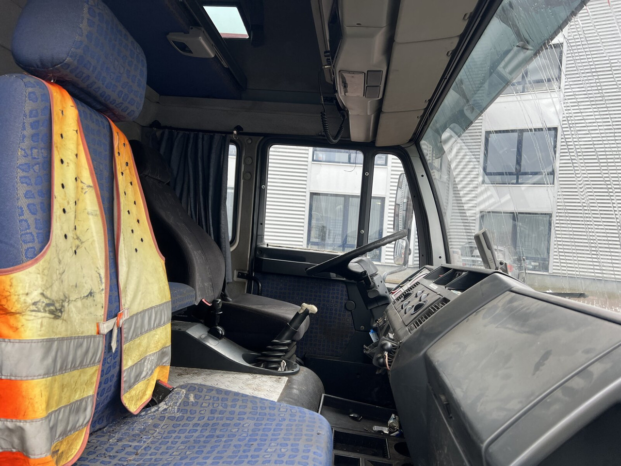 MAN LE 14.280 4x2 L LE 14.280 4x2 L, Maschinentransporter, 2x AHK - Бортова вантажівка/ Платформа: фото 5 MAN LE 14.280 4x2 L LE 14.280 4x2 L, Maschinentransporter, 2x AHK - Бортова вантажівка/ Платформа: фото 5