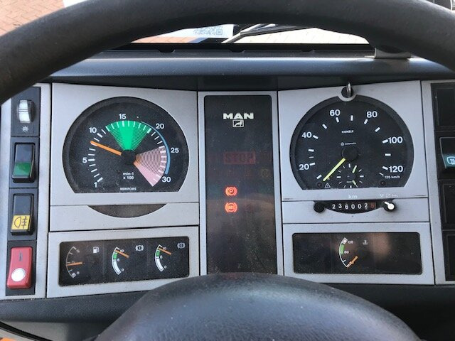 MAN LE 8.185 LC Doka 4x2 BB LE 8.185 LC Doka 4x2 BB, 2x AHK - Бортова вантажівка/ Платформа: фото 3 MAN LE 8.185 LC Doka 4x2 BB LE 8.185 LC Doka 4x2 BB, 2x AHK - Бортова вантажівка/ Платформа: фото 3