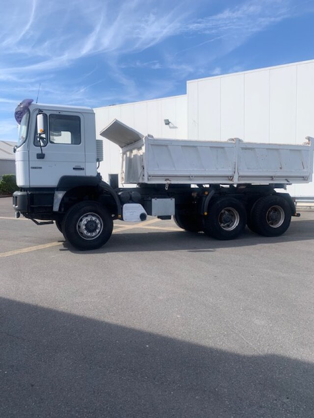 MAN T42 T42 6x6 - Самоскид вантажівка: фото 1 MAN T42 T42 6x6 - Самоскид вантажівка: фото 1