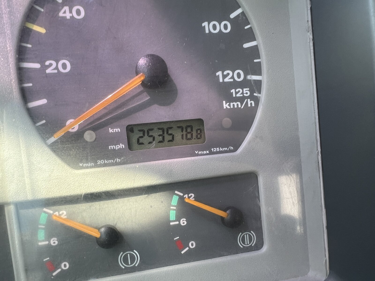 MAN TGA 26.363/410 6x4 BB TGA 26.363/410 6x4 BB, 2-S-Alukipper - Самоскид вантажівка, Вантажівка з маніпулятором: фото 4 MAN TGA 26.363/410 6x4 BB TGA 26.363/410 6x4 BB, 2-S-Alukipper - Самоскид вантажівка, Вантажівка з маніпулятором: фото 4