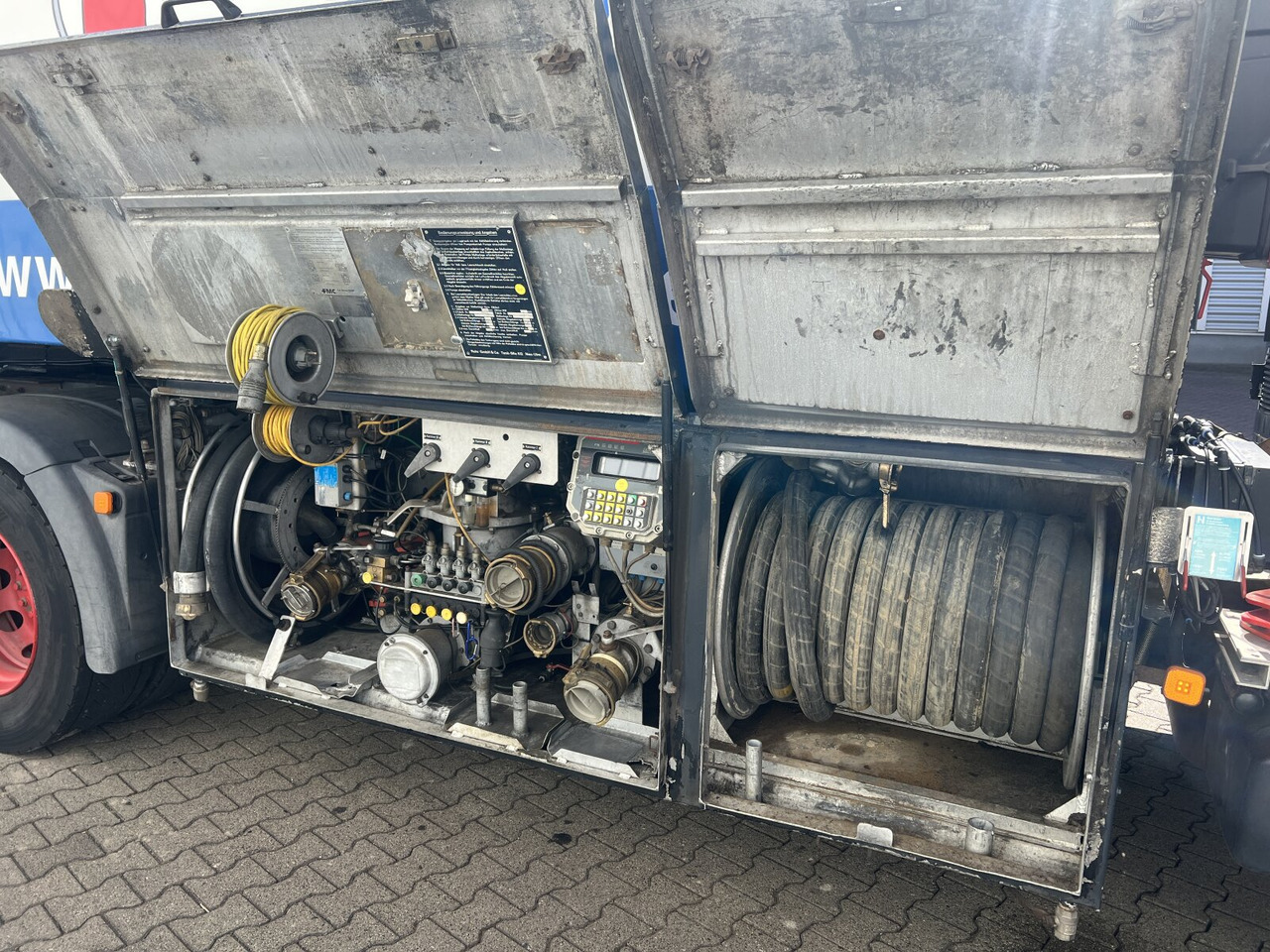 Вантажівка цистерна MAN TGA 26.400 6x2-4 BL TGA 26.400 6x2-4 BL, A1, Lenk-/Liftachse, ADR, Kässbohrer Tank ca. 20.820l, 3 Kammern: фото 13