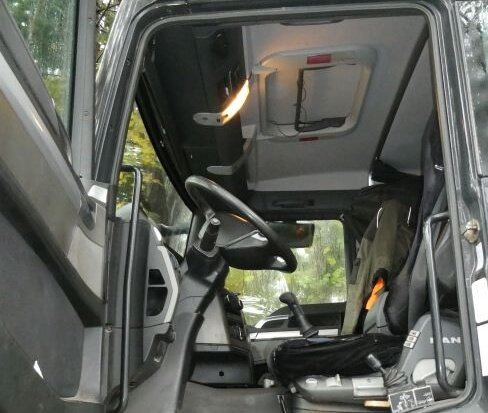 MAN TGA 26.400 6x6 BB TGA 26.400 6x6 BB, Winterdienstausstattung - Самоскид вантажівка: фото 4 MAN TGA 26.400 6x6 BB TGA 26.400 6x6 BB, Winterdienstausstattung - Самоскид вантажівка: фото 4