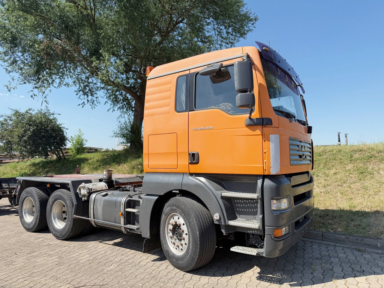MAN TGA 26.430 6X4 BL TGA 26.430 6X4 BL - Вантажівка шасі: фото 1 MAN TGA 26.430 6X4 BL TGA 26.430 6X4 BL - Вантажівка шасі: фото 1